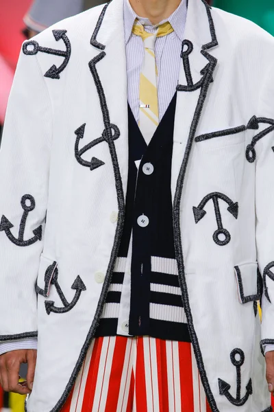 Look 99